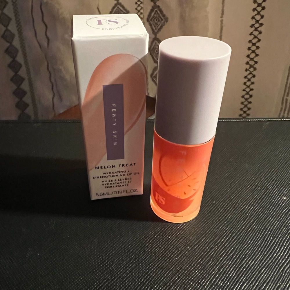 NIB FENTY SKIN MELON TREAT STRENGTHENING LIP OIL